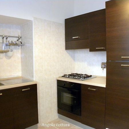 Residenza Mazzini Φολίνιο Δωμάτιο φωτογραφία