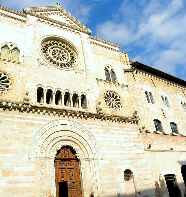 Residenza Mazzini Φολίνιο Δωμάτιο φωτογραφία