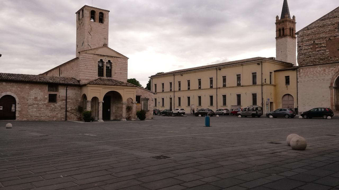 Residenza Mazzini Φολίνιο Εξωτερικό φωτογραφία